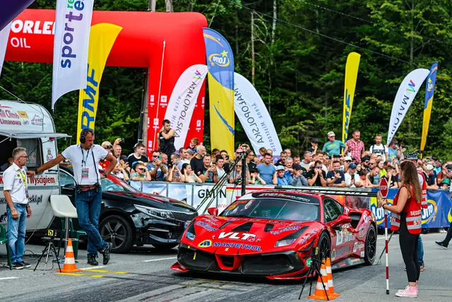 Ferrari 488 на стартната зона