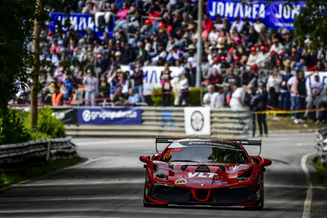 Ferrari на стартот пред публика