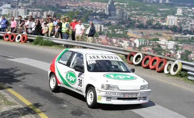 Peugeot 106 Rally тркачки автомобил